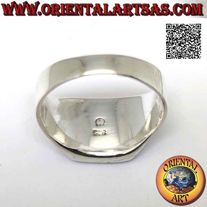 Silberring mit rechteckigem, randbündigem Karneol in glatter Fassung von 10 x 8 mm