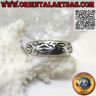 Bague en argent avec bande de croissance avec motif Maori gravé