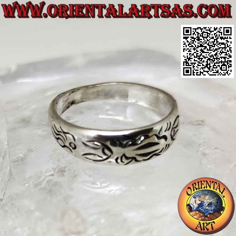 Bague en argent avec bande de croissance avec motif Maori gravé