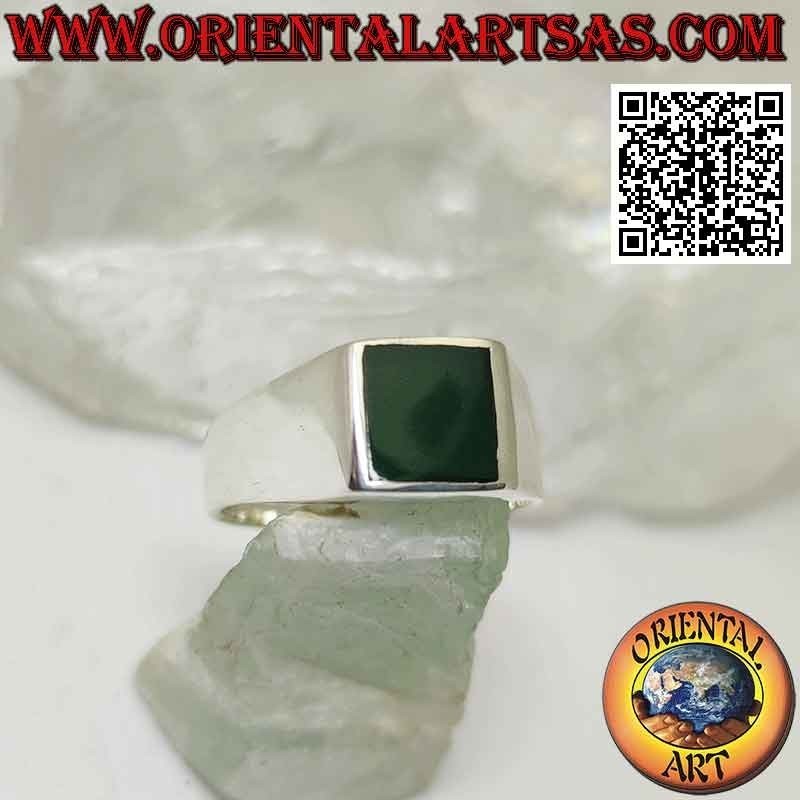 Smooth silver ring with square green agate flush with the edge 8x8 mm