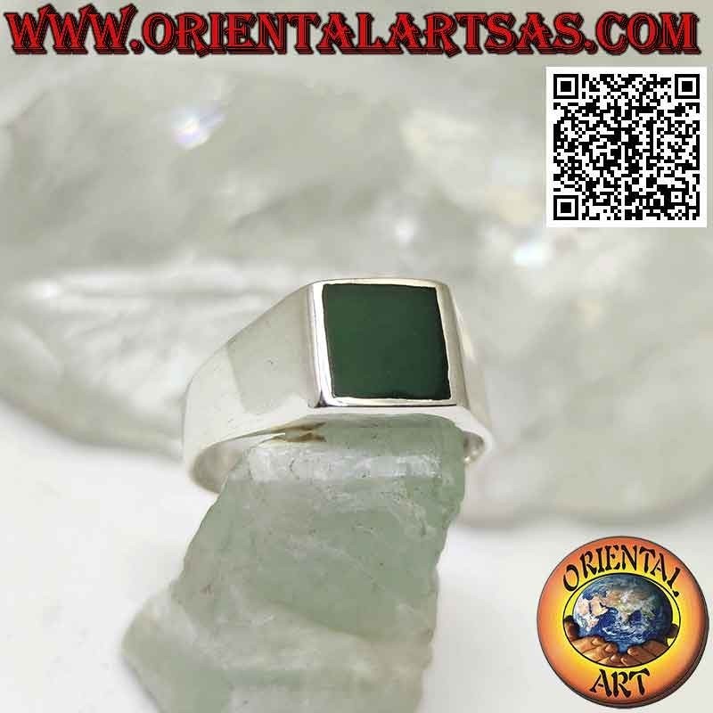 Smooth silver ring with square green agate flush with the edge 8x8 mm