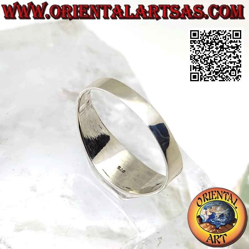 Anillo de plata lisa con ónix cuadrado al ras de canto 8x8 mm
