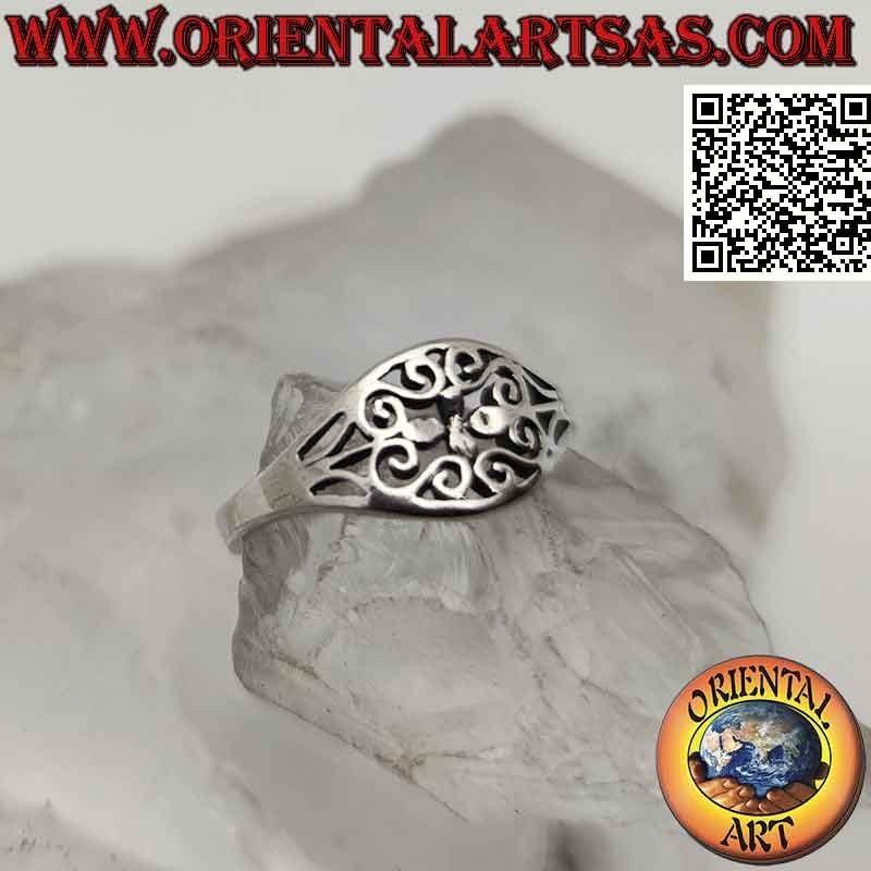 Anillo de plata con cimera calada cruz de ocho puntas unidas por griego