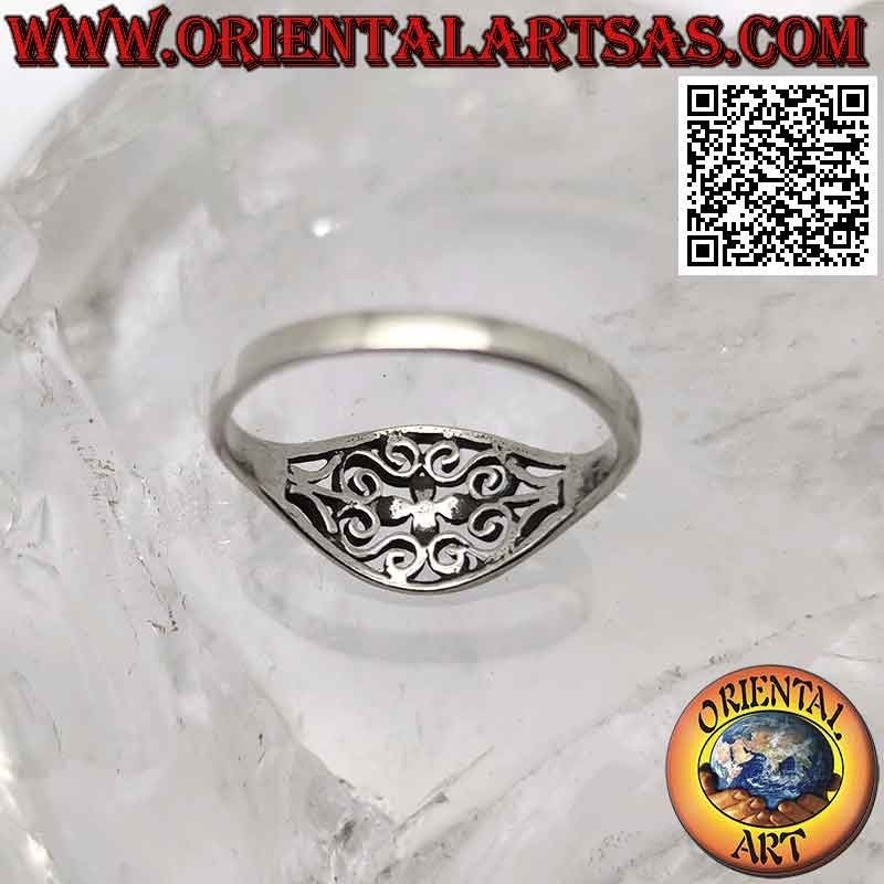 Anello in argento con stemma traforato croce con otto punte unite da greche