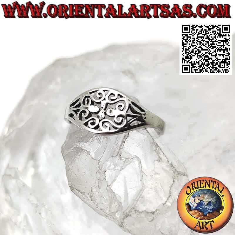 Anillo de plata con cimera calada cruz de ocho puntas unidas por griego