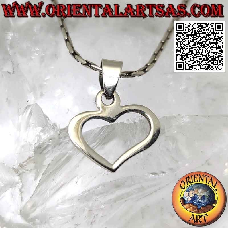 Colgante de plata contorno corazón asimétrico liso ancho (b)