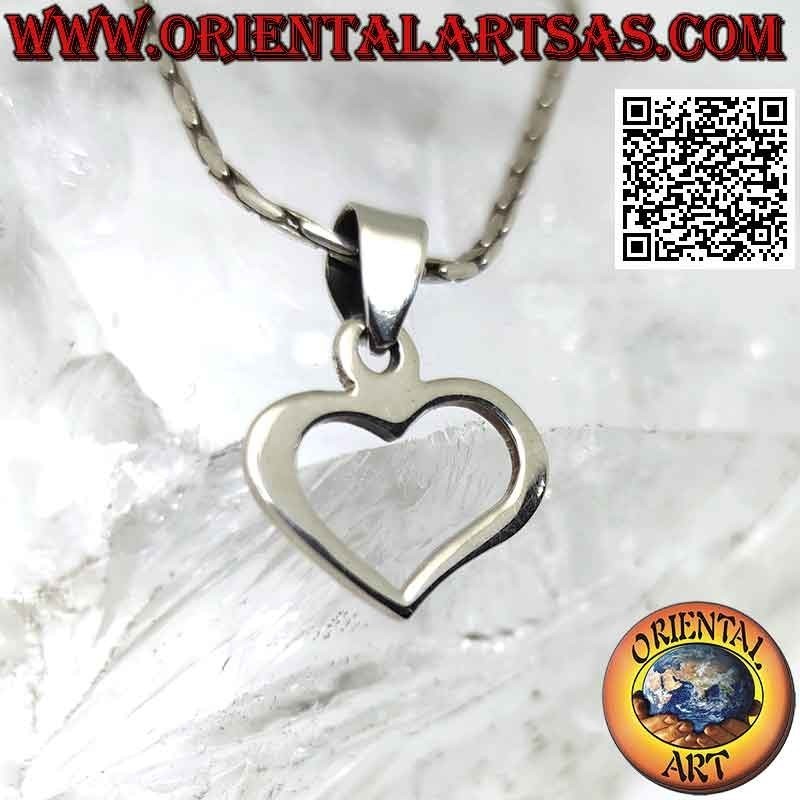 Colgante de plata contorno corazón asimétrico liso ancho (b)