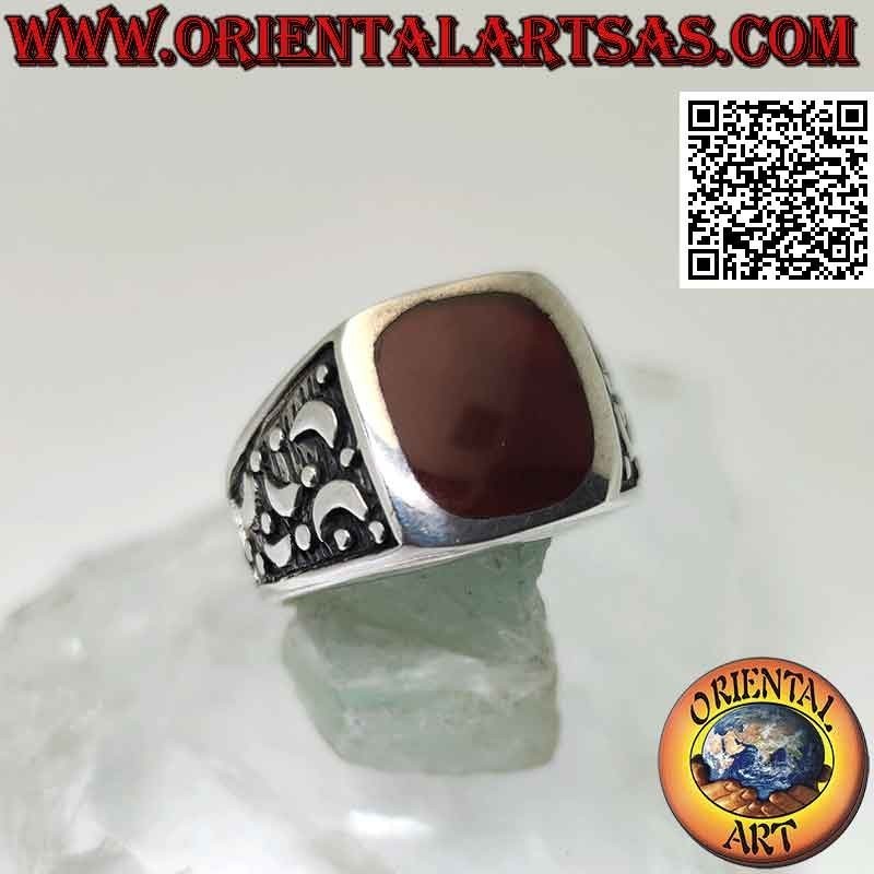 Silver ring and corney with lateral carved moons