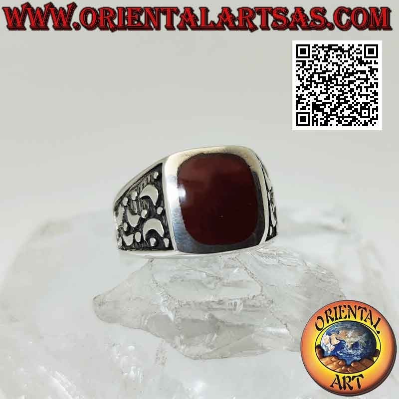 Silver ring and corney with lateral carved moons