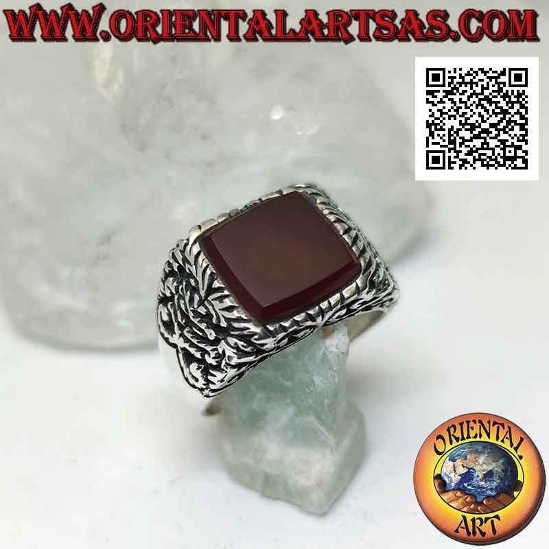 Bague en argent incrusté de cornaline