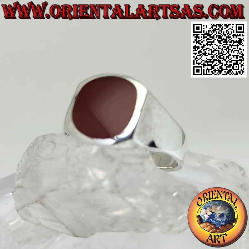 Silver ring with round carnelian flush with the edge on a smooth square frame