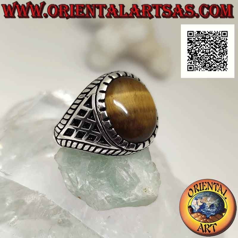Bague en argent avec cabochon ovale en oeil de tigre et losanges gravés sur les côtés (A)