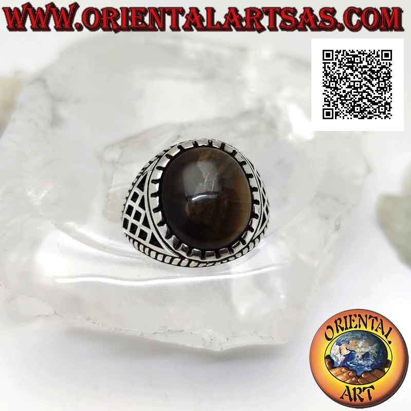 Anello in argento con occhio di tigre ovale cabochon e rombi incisi sui lati (B)
