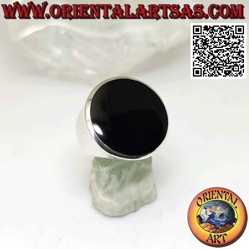Bague en argent avec onyx rond affleurant sur armature lisse Ø 20 mm