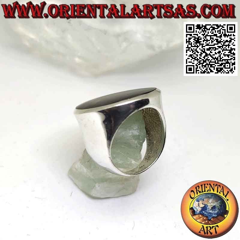 Silberring mit rundem, randbündigem Onyx auf glattem Rahmen Ø 20 mm