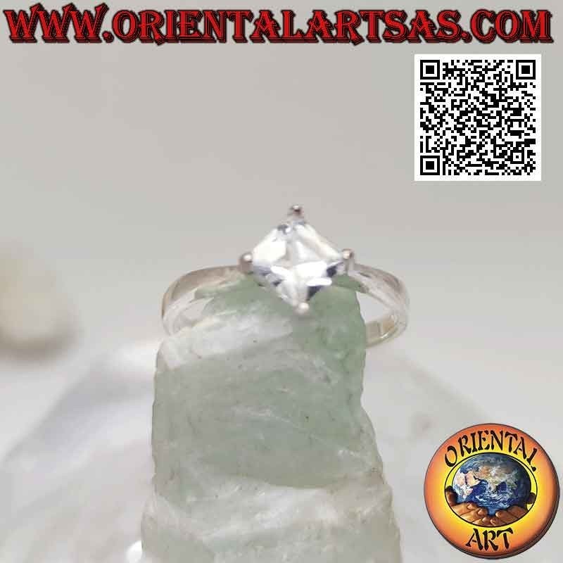 Anello in argento solitario con zircone bianco quadrato romboidale incastonato