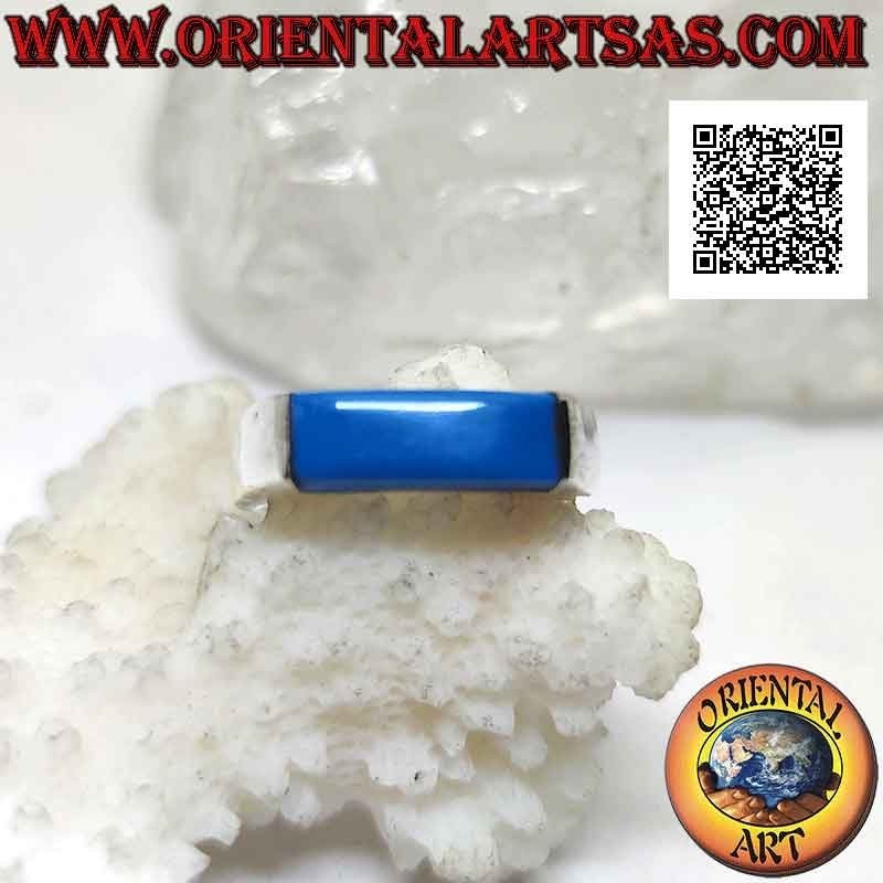 Bague en argent lisse avec turquoise rectangulaire allongée dépassant des deux côtés