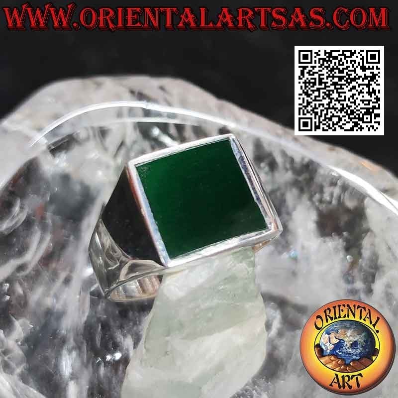 Bague en argent lisse avec agate verte carrée affleurante 13x13 mm