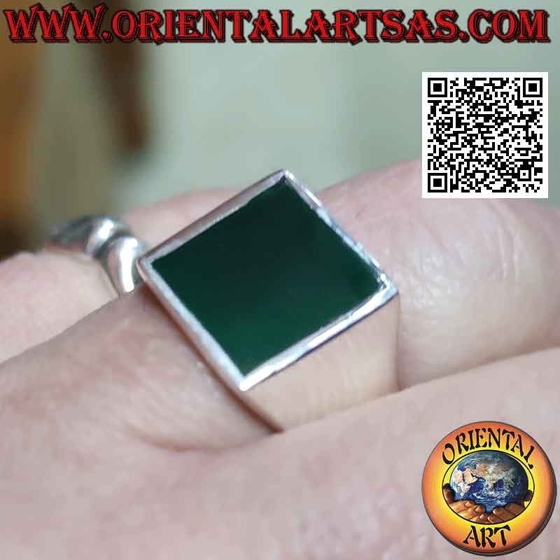 Anello in argento liscio con agata verde quadrata a filo bordo 13x13 mm
