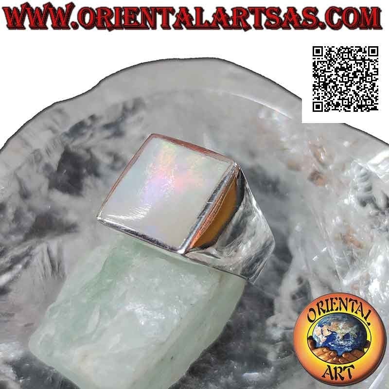 Bague en argent lisse avec nacre carrée affleurante 13x13 mm