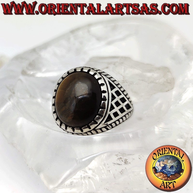 Silver ring with cabochon oval tiger eye and rhombuses engraved on the sides (B)