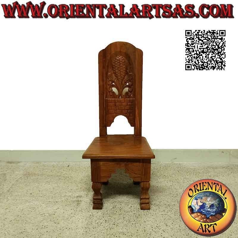 Chaise pour enfant à dossier haut avec décoration sculptée et perforée en bois de teck