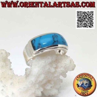 Bague en argent avec turquoise rectangulaire horizontale affleurante avec double bord relevé lisse