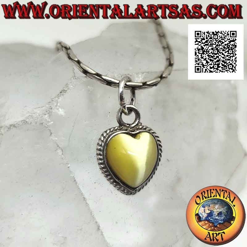 Colgante de plata con cimòfane (ojo de gato) amarillo con corazón rodeado de tejido