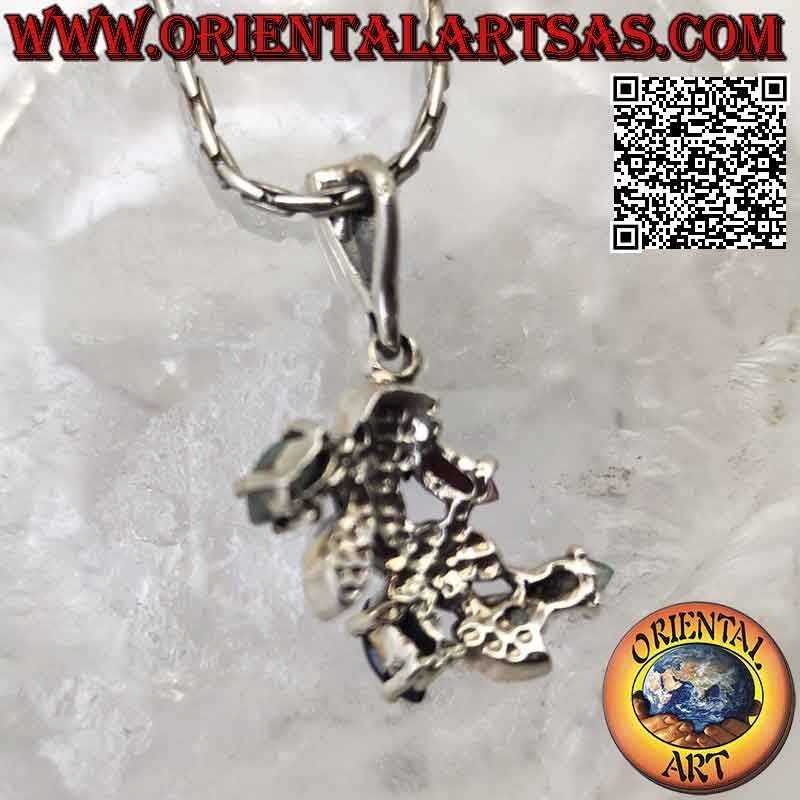 Pendentif branche en argent avec feuilles d'émeraude, rubis et saphirs navette naturels et marcassite