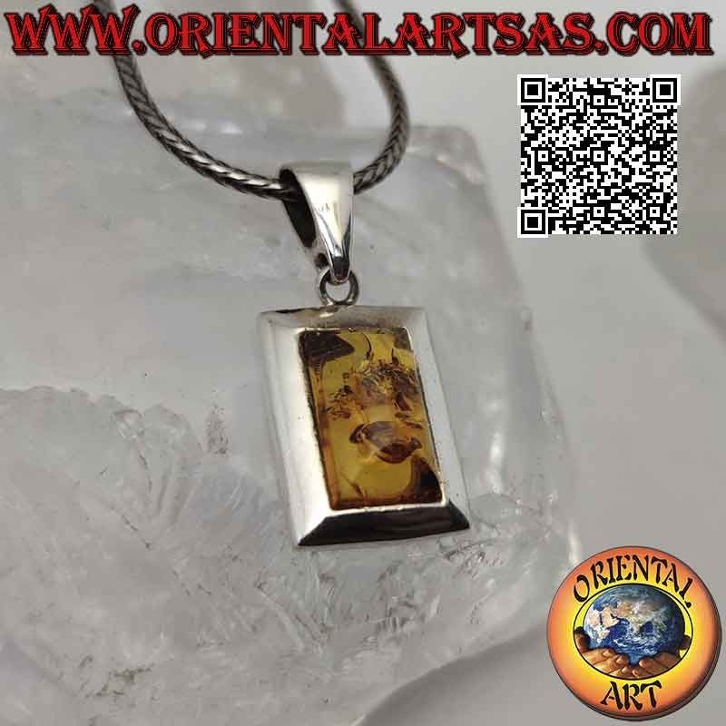 Colgante de plata con ámbar báltico rectangular sobre marco liso de cantos planos
