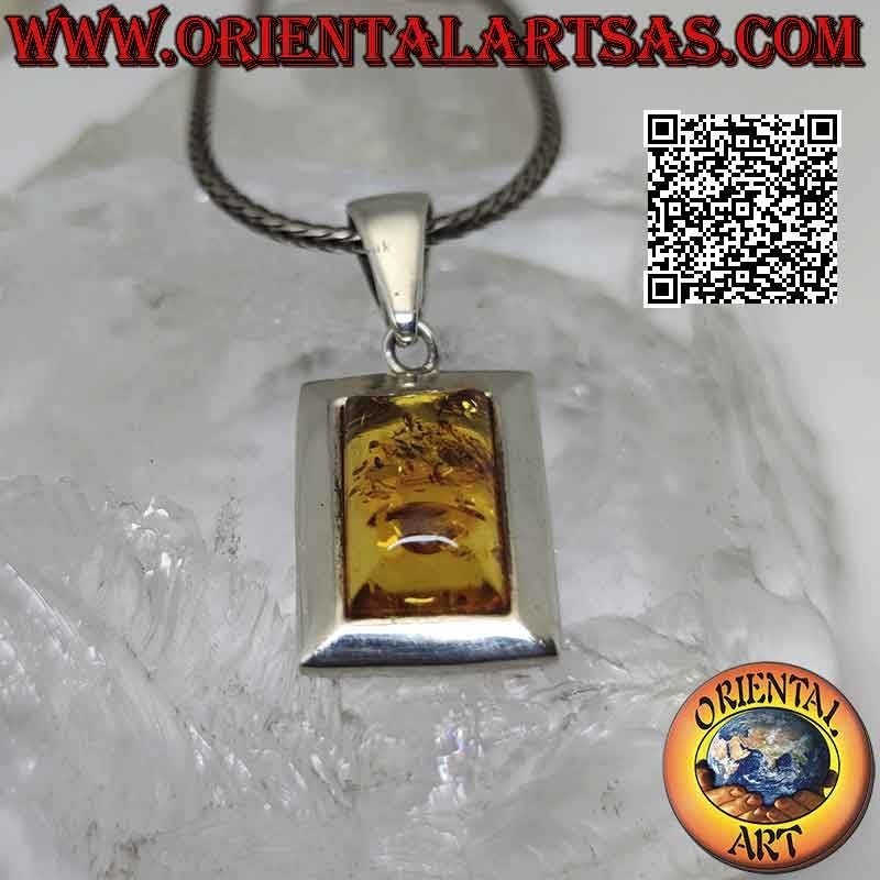 Colgante de plata con ámbar báltico rectangular sobre marco liso de cantos planos