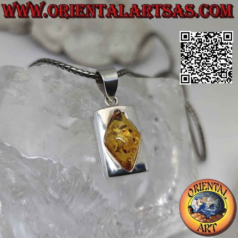 Colgante de plata con ámbar báltico romboidal sobre marco rectangular liso