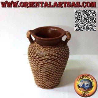 Vase traditionnel de Lombok à deux anses en terre cuite et fil d'osier tressé à la main (25 cm et 20 cm ø)