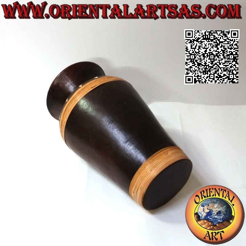 Vaso tradizionale di Lombok in terracotta scuraa con midollino e triangoli bianchi, fatto a mano (30 cm e 18 cm ø)