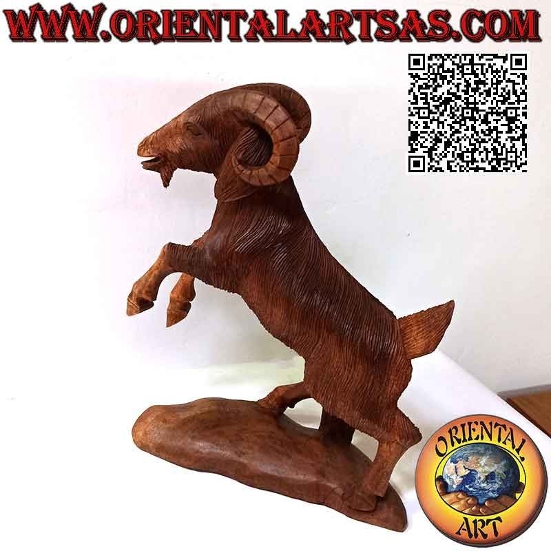 Scultura ariete o RAM rampante in legno di suar da 45 cm (scolpita a mano da un unico blocco)