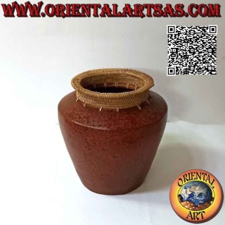 Traditional Lombok vase in light terracotta with hand-woven wicker mouth (25 cm and 24 cm ø)