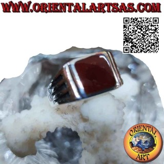 Bague en argent avec cornaline carrée et gravures à trois lignes sur les côtés