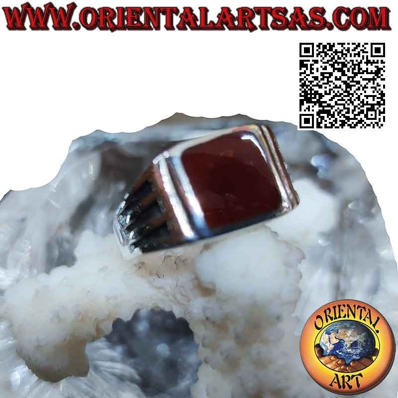 Silver ring with square carnelian and engravings with three lines on the sides