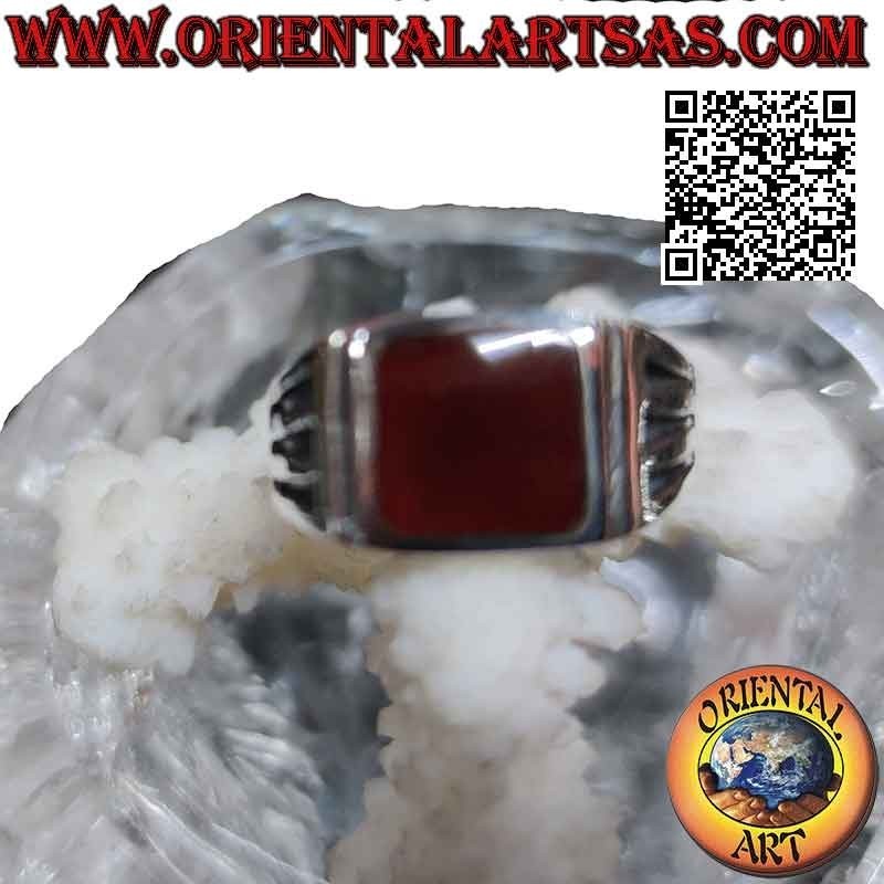 Silver ring with square carnelian and engravings with three lines on the sides