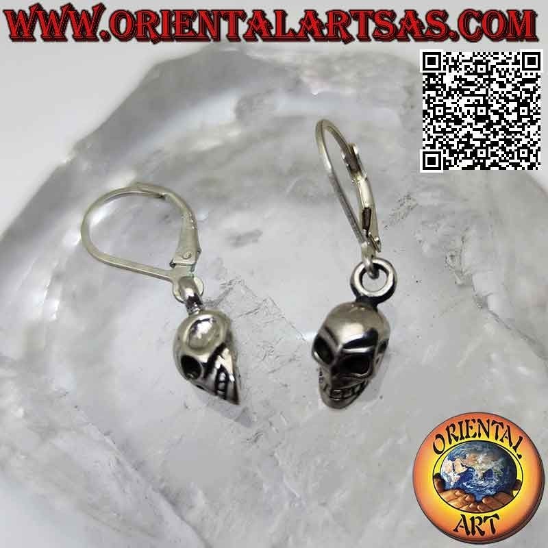 Boucles d'oreilles en argent cercle lisse avec fermeture "crochet fermé" avec petit pendentif tête de mort