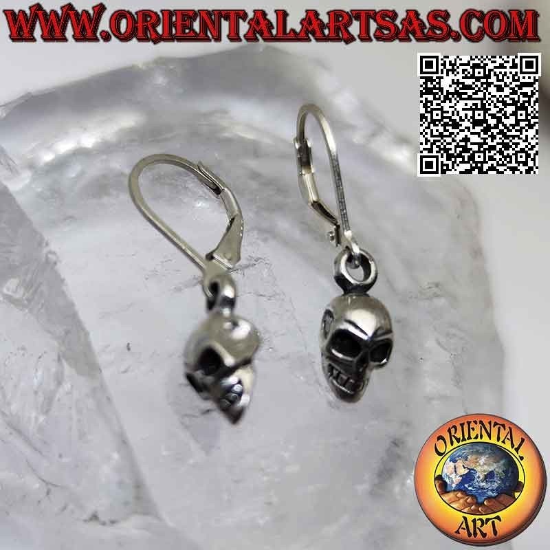 Boucles d'oreilles en argent cercle lisse avec fermeture "crochet fermé" avec petit pendentif tête de mort