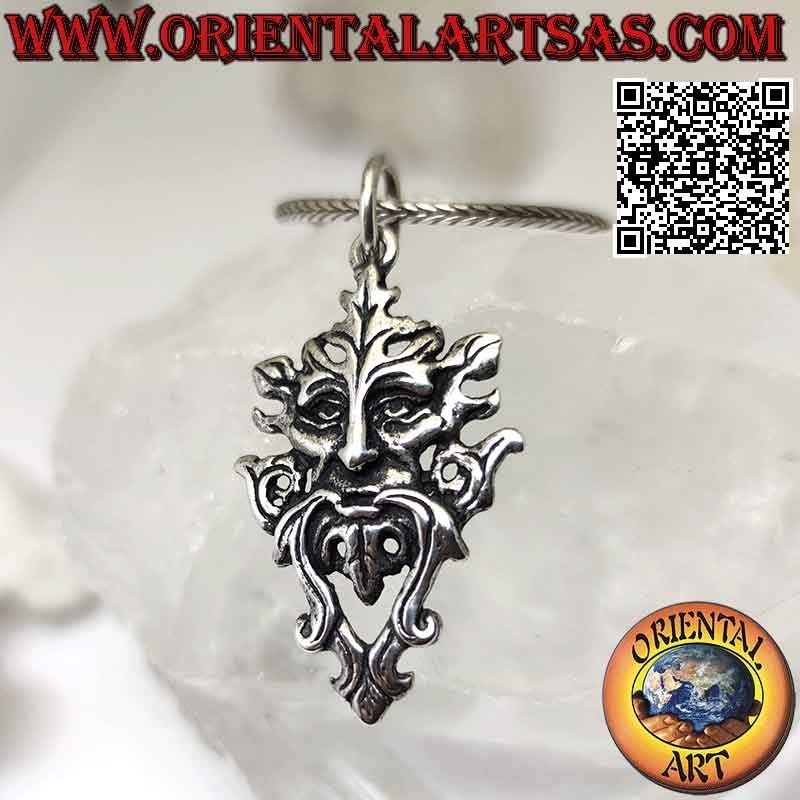 Colgante de plata con la forma de "el Hombre Verde" (figura celta símbolo de la fuerza vital)
