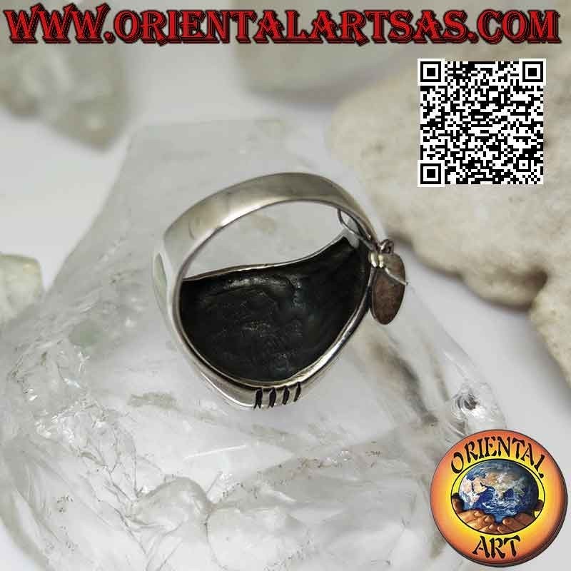 Silberring mit ovalem Onyx und drei eingravierten Linien oben und unten