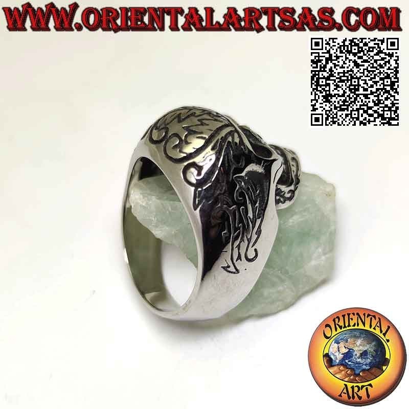 Anillo de acero quirúrgico (316L), calavera con grabados tribales en el frente y costados