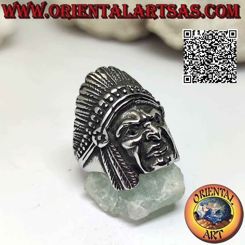 Anillo de cabeza de acero quirúrgico (316L) de un luchador indio nativo americano con tocado de plumas