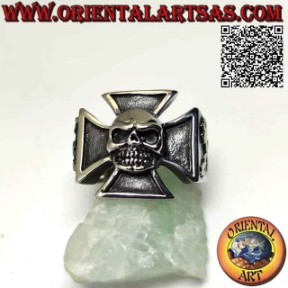 Bague en acier chirurgical (316L), croix patentée ou croix de fer avec tête de mort centrale et blasons sur les côtés