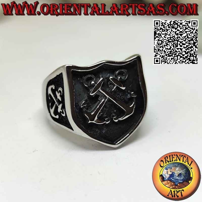 Ring aus Chirurgenstahl (316L), Anker im Flachrelief im zentralen Wappen und an den Seiten