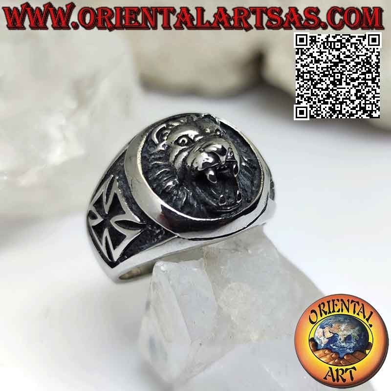 Ring aus Chirurgenstahl (316L), geprägter Löwenkopf und Patentkreuz bzw. Eisenkreuz an den Seiten