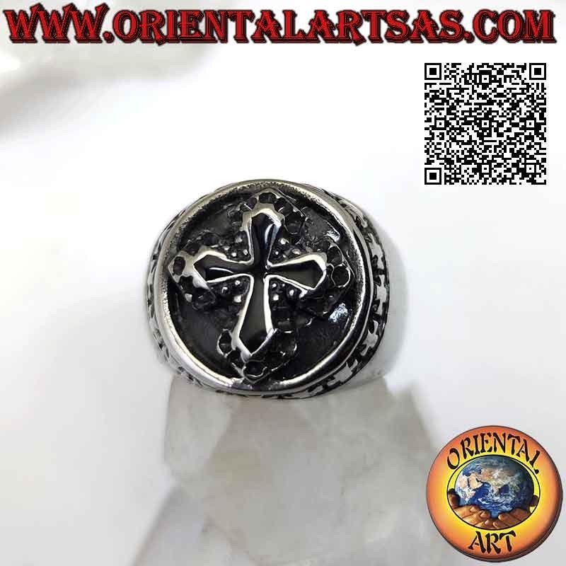 Ring aus Chirurgenstahl (316L), zentrales schwarzes Reliefkreuz umgeben von kleinen griechischen Kreuzen