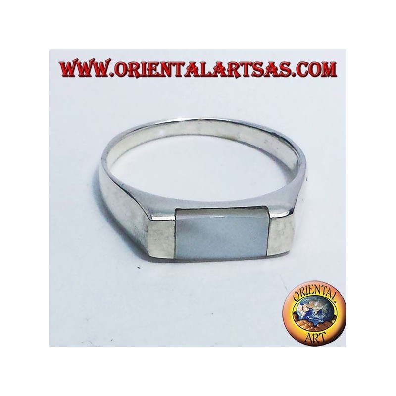 Anello in argento con madreperla